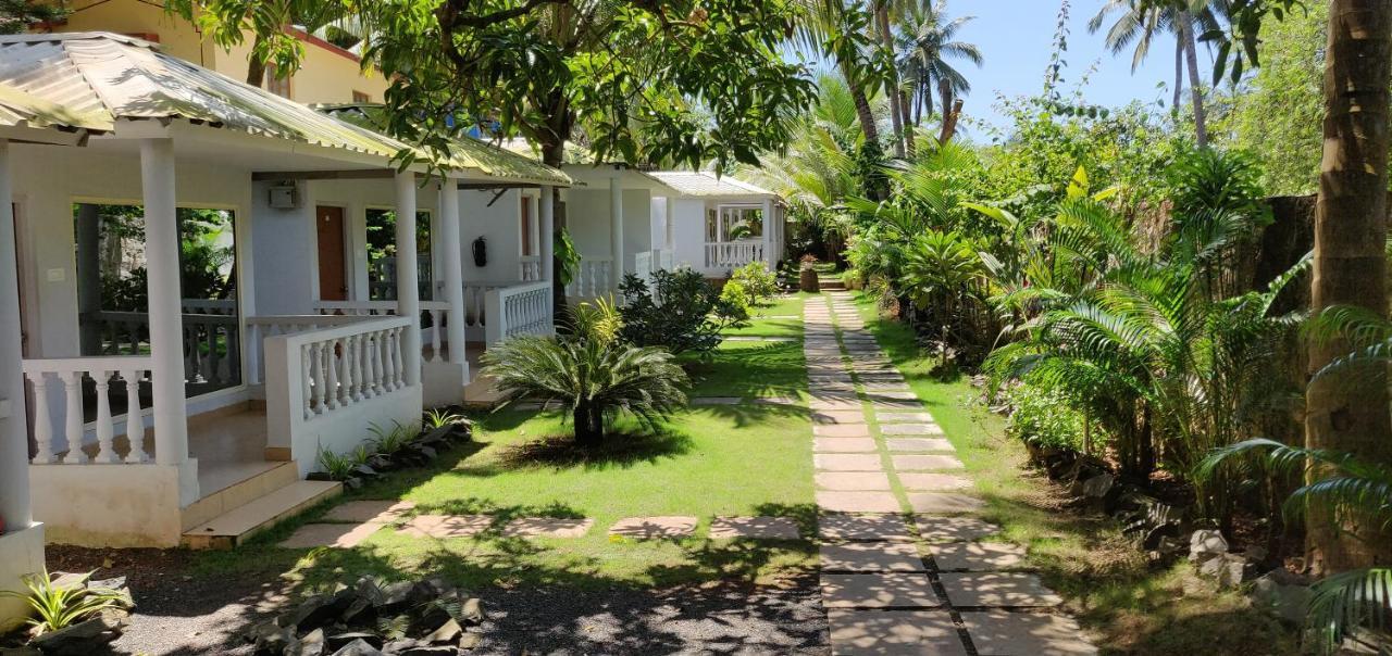 La Riviere Hotel Morjim Buitenkant foto