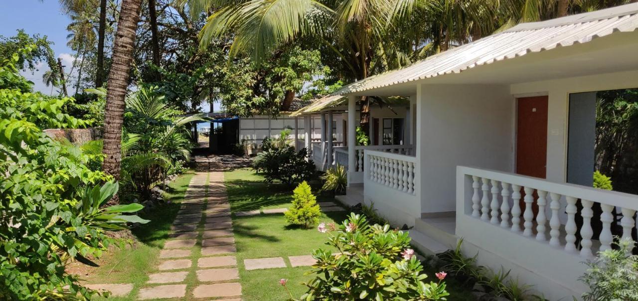 La Riviere Hotel Morjim Buitenkant foto